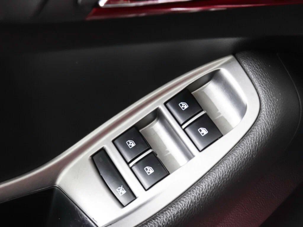 Chevrolet Orlando 2012, красный