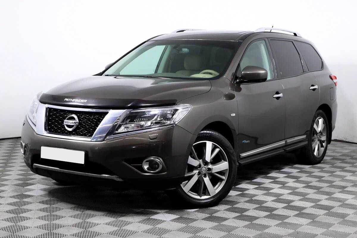 Nissan Pathfinder 2015, серый