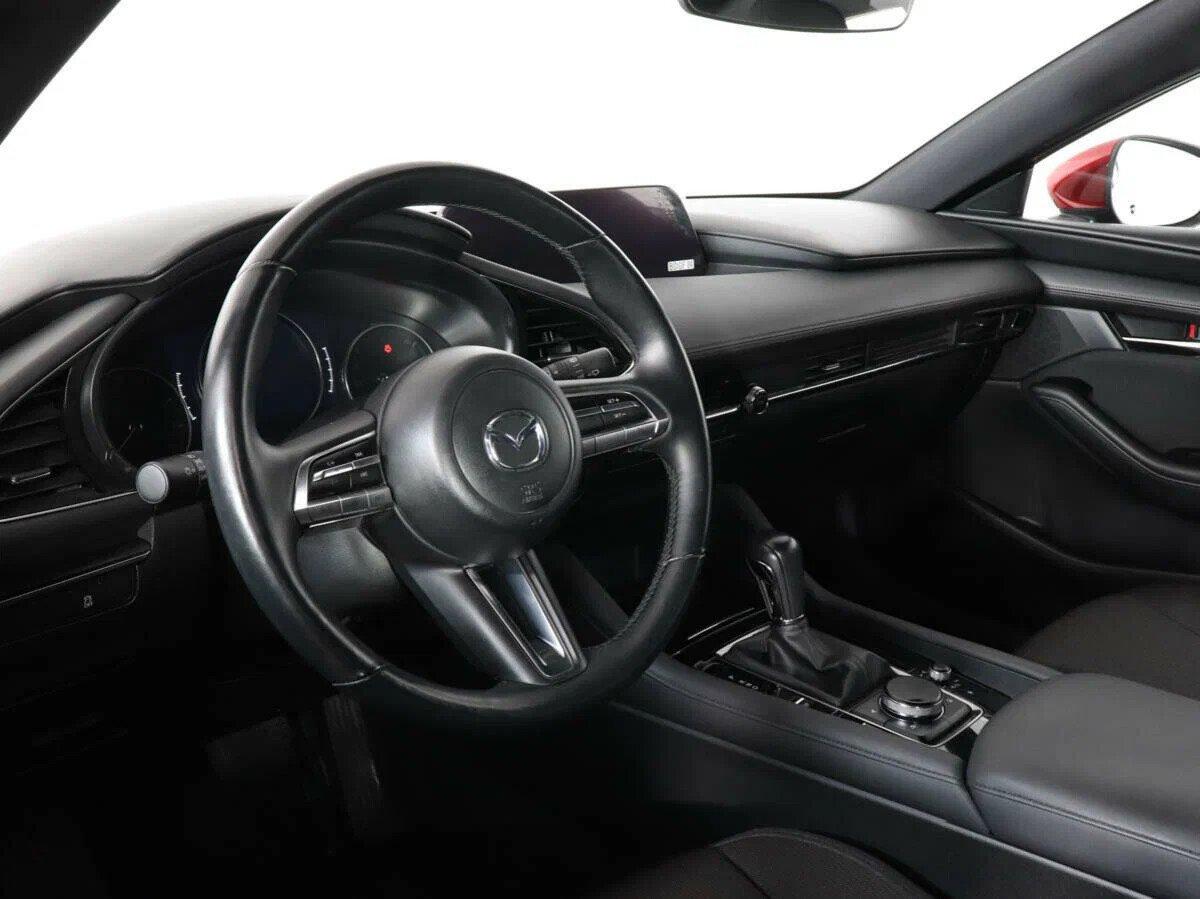 Mazda 3 2019, красный
