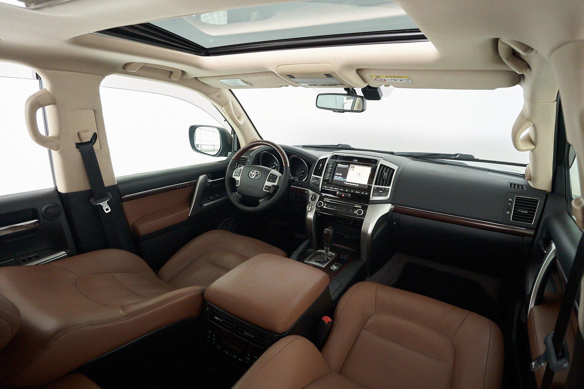 Toyota Land Cruiser 2014, черный
