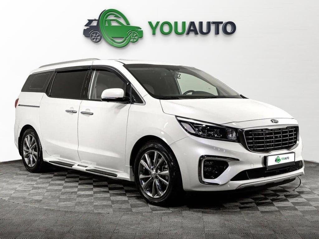 Kia Carnival 2017, белый