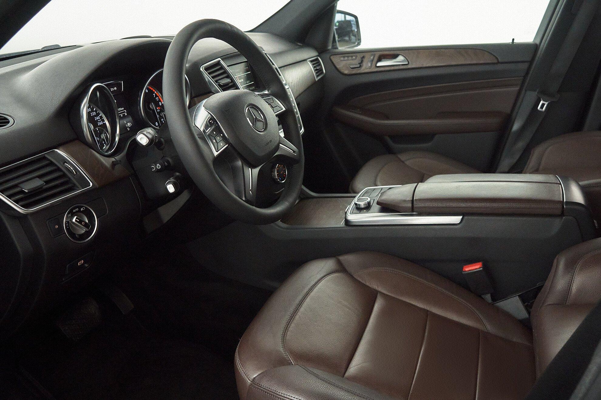 Mercedes-Benz M-Класс 2014, черный