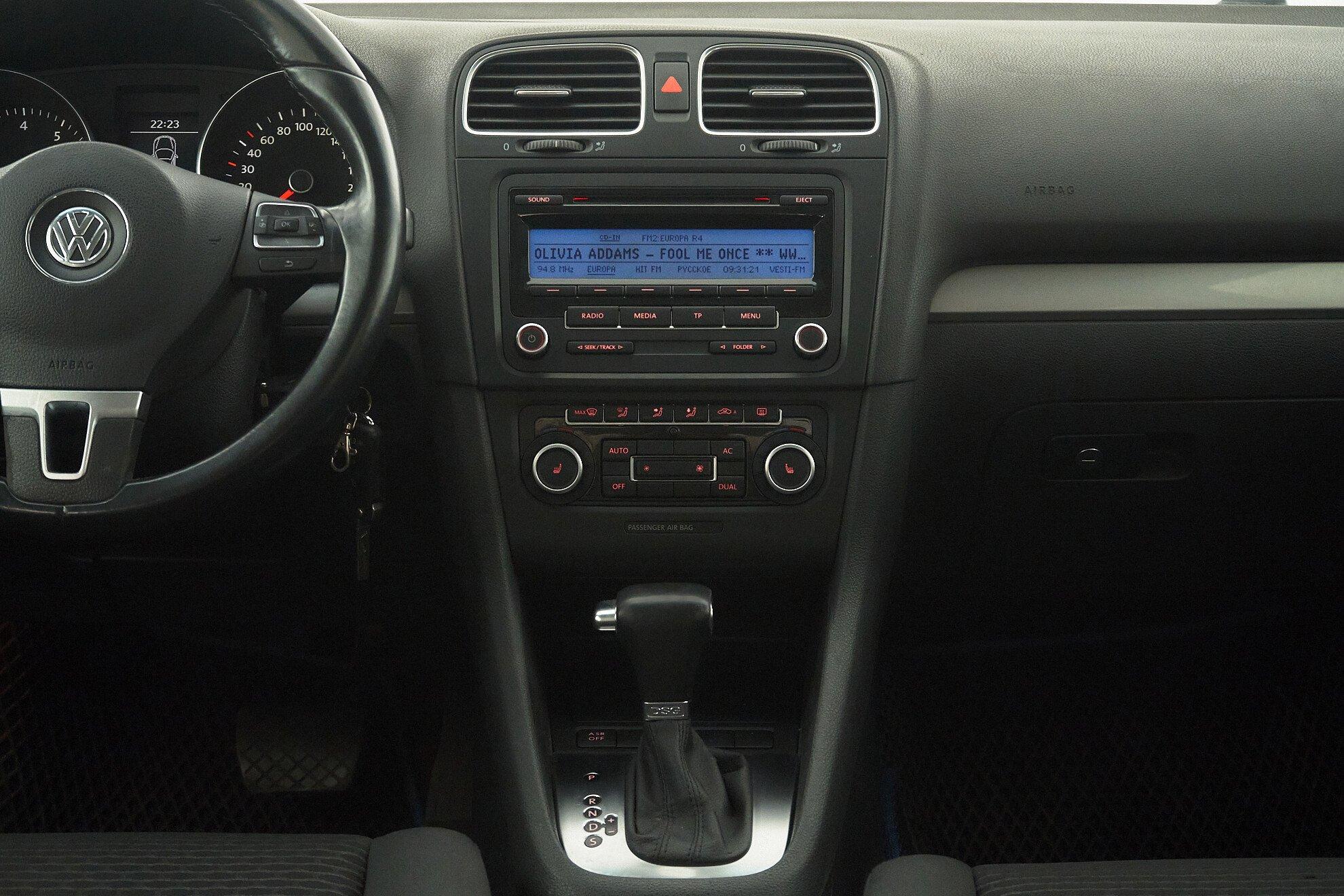 Volkswagen Golf 2011, синий