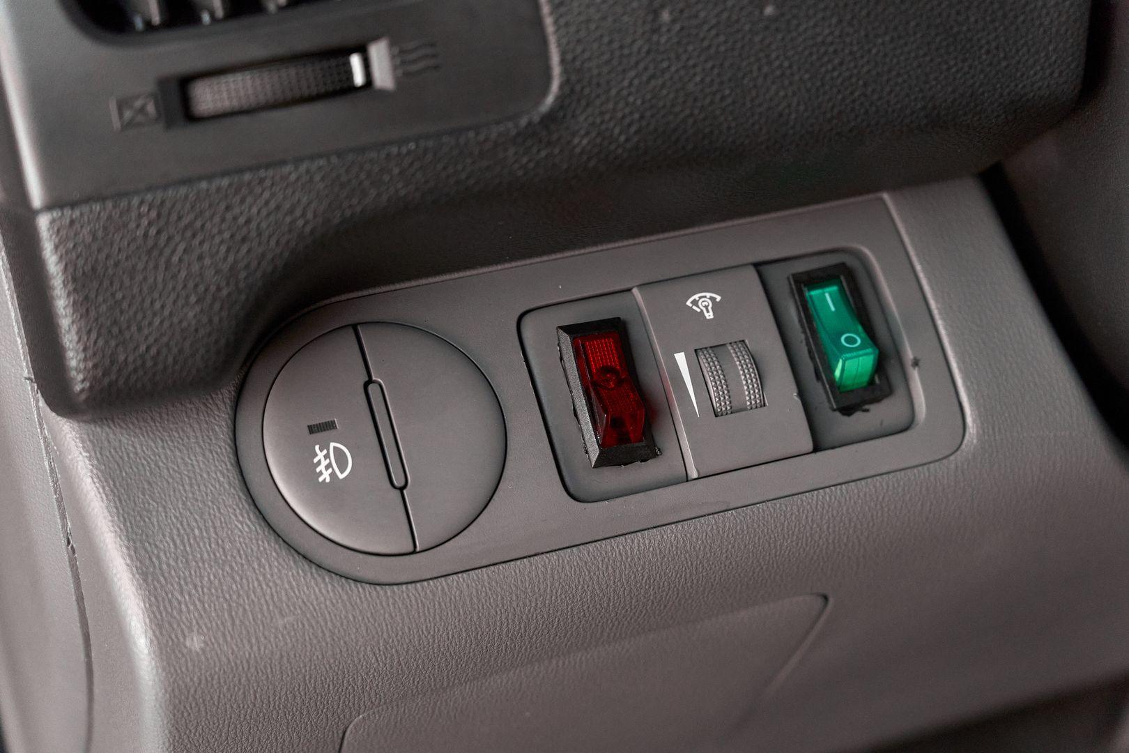 Hyundai Grand Starex 2011, серебряный
