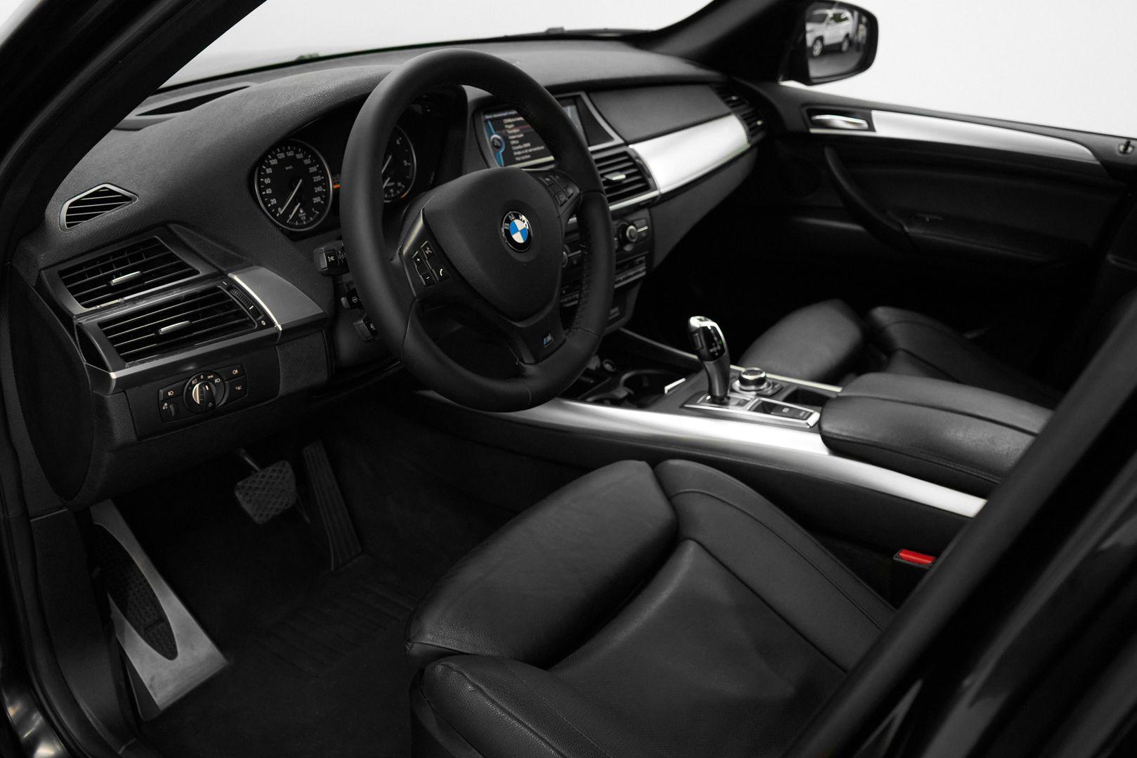 BMW X5 2010, черный