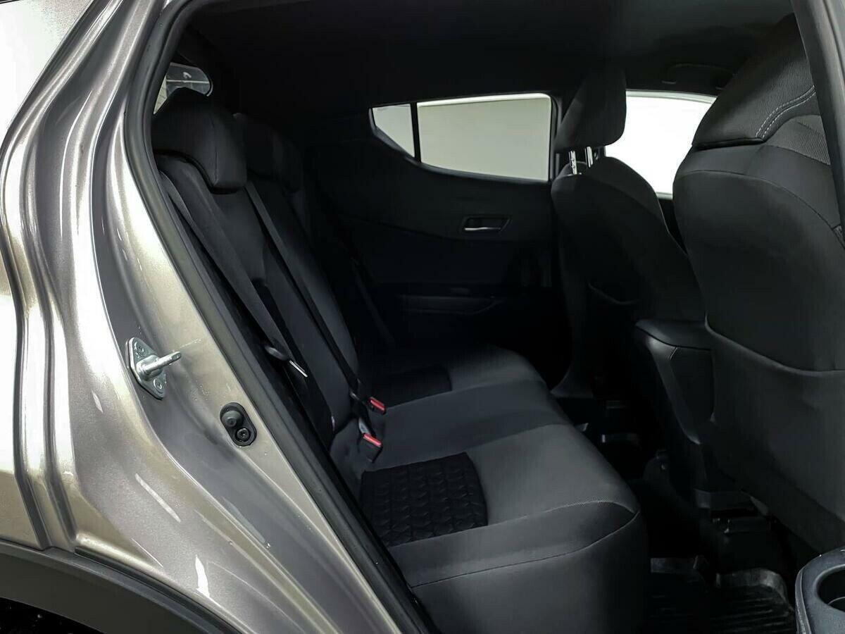 Toyota C-HR 2020, серый