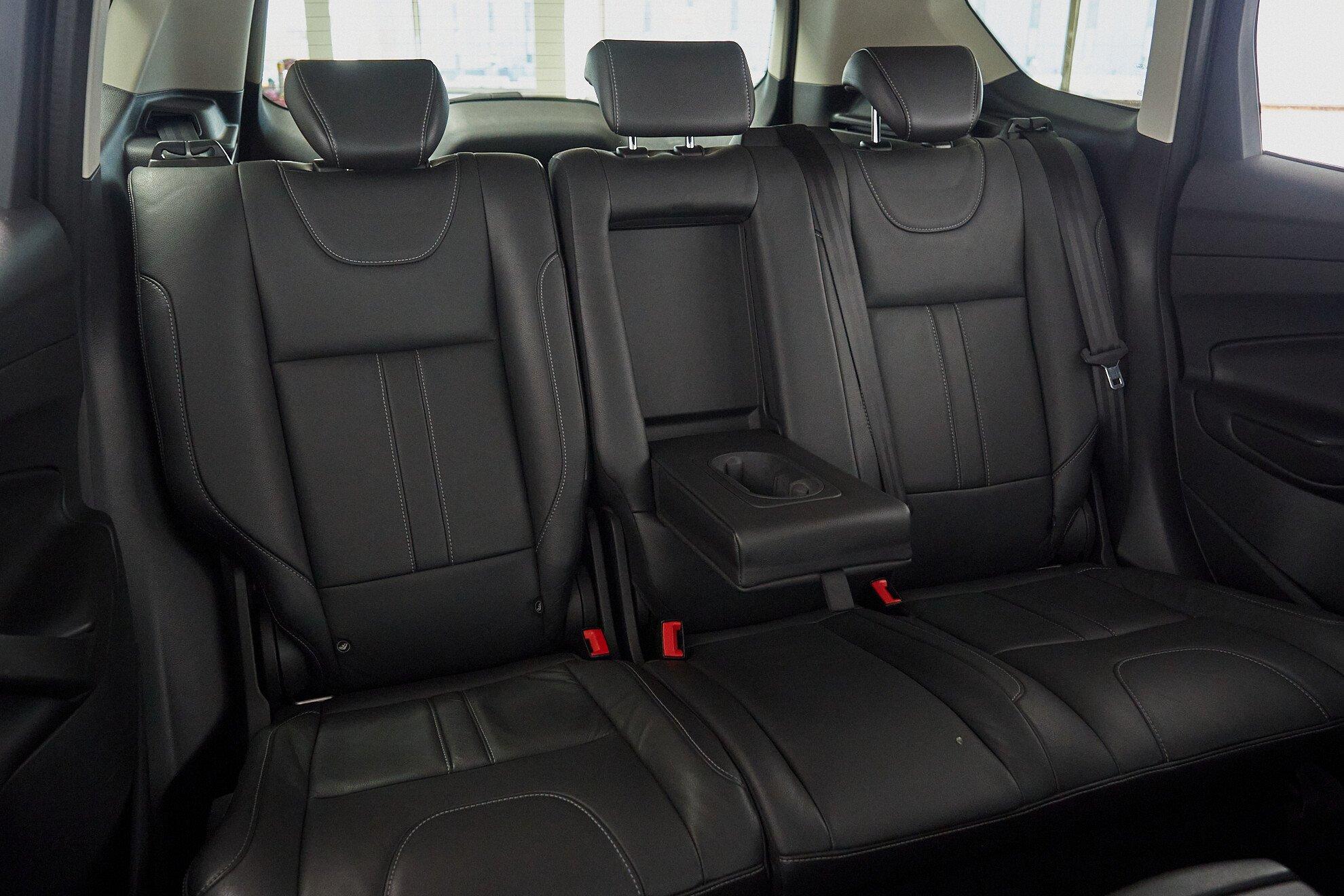 Ford Kuga 2013, черный