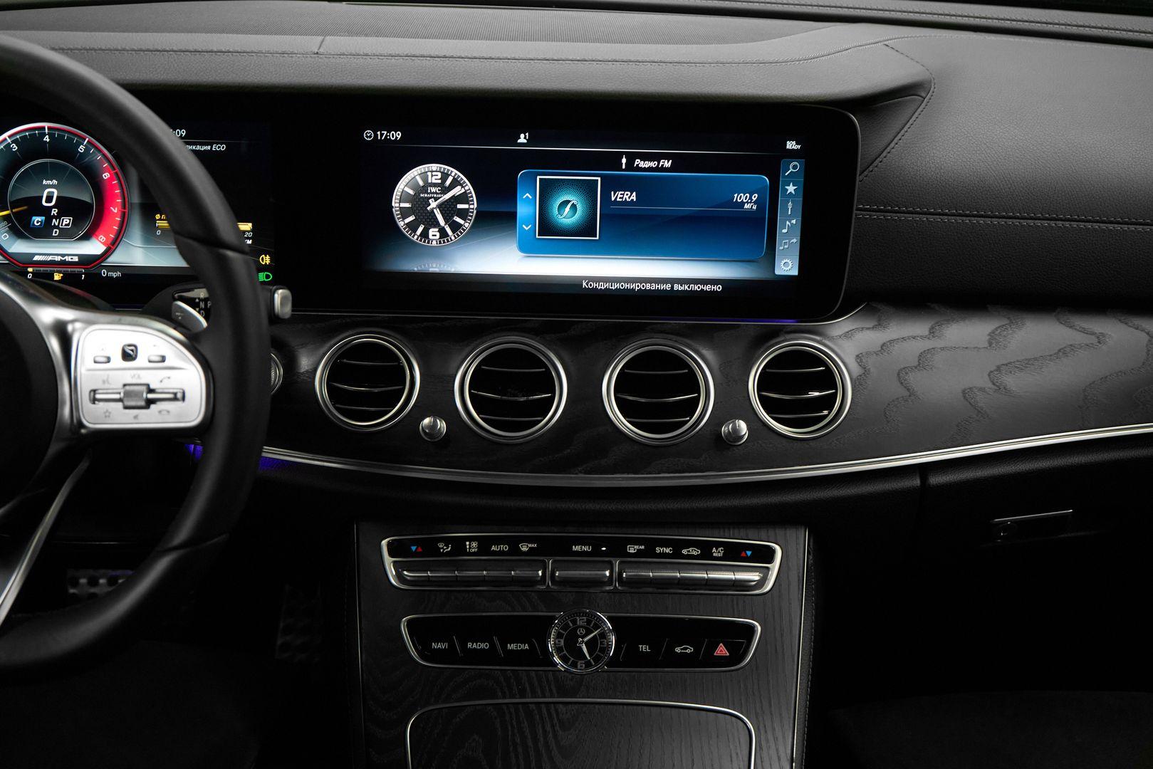 Mercedes-Benz E-Класс 2018, черный