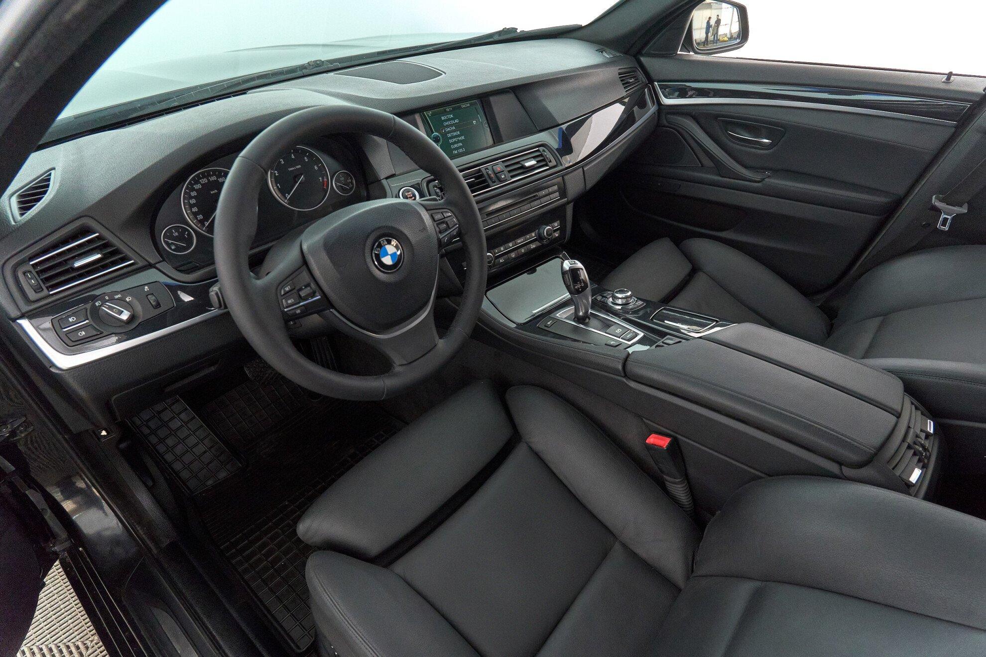 BMW 5 серии 2012, черный