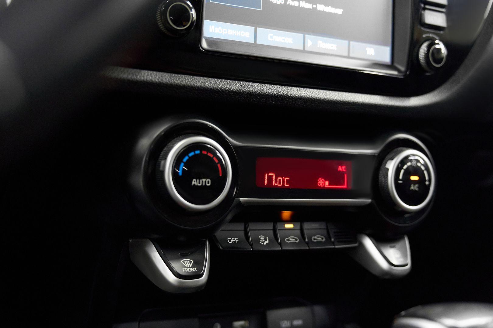 Kia Rio 2019, красный