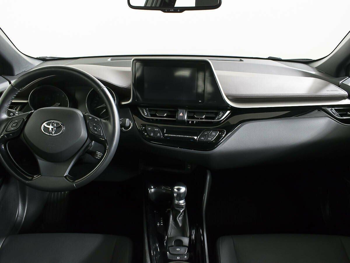 Toyota C-HR 2019, серебряный