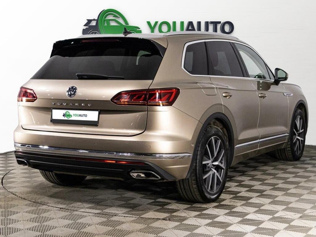 Volkswagen Touareg 2018, бежевый