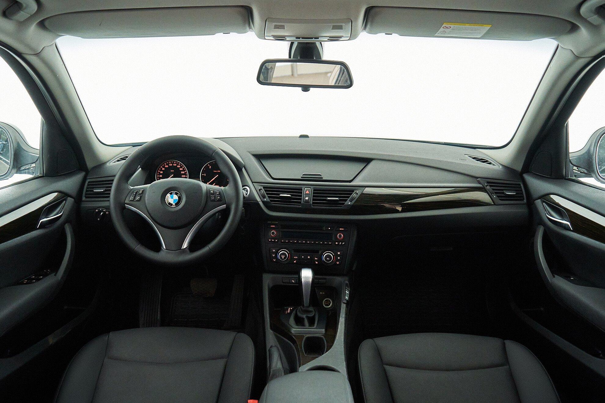 BMW X1 2012, серебряный
