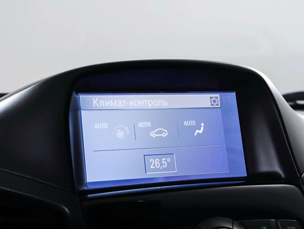 Chevrolet Orlando 2012, красный