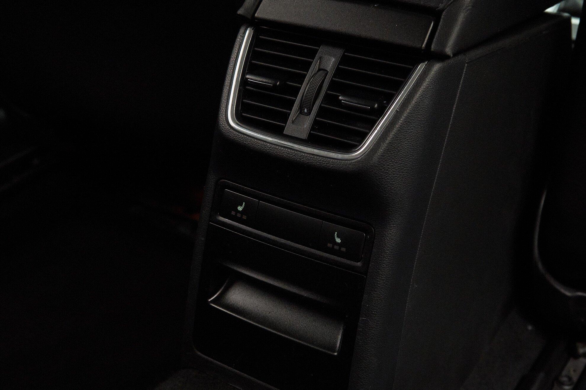 Skoda Octavia 2016, белый