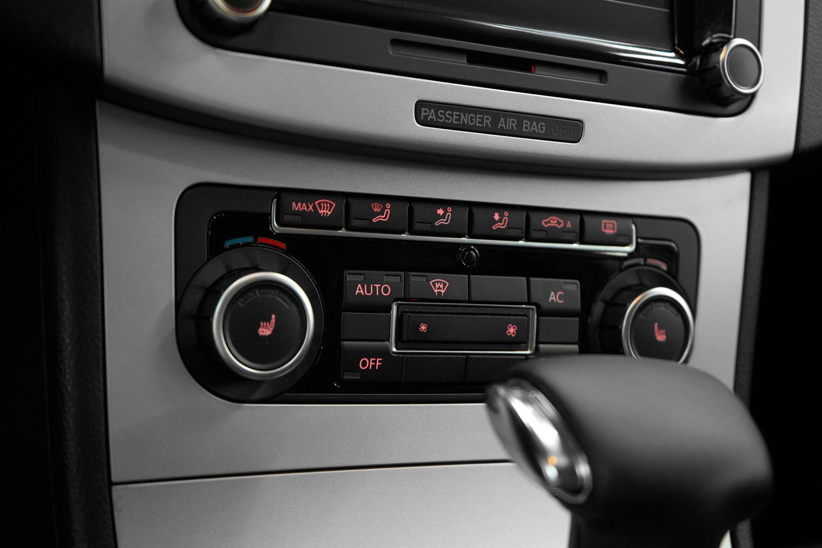 Volkswagen Passat CC 2012, бежевый
