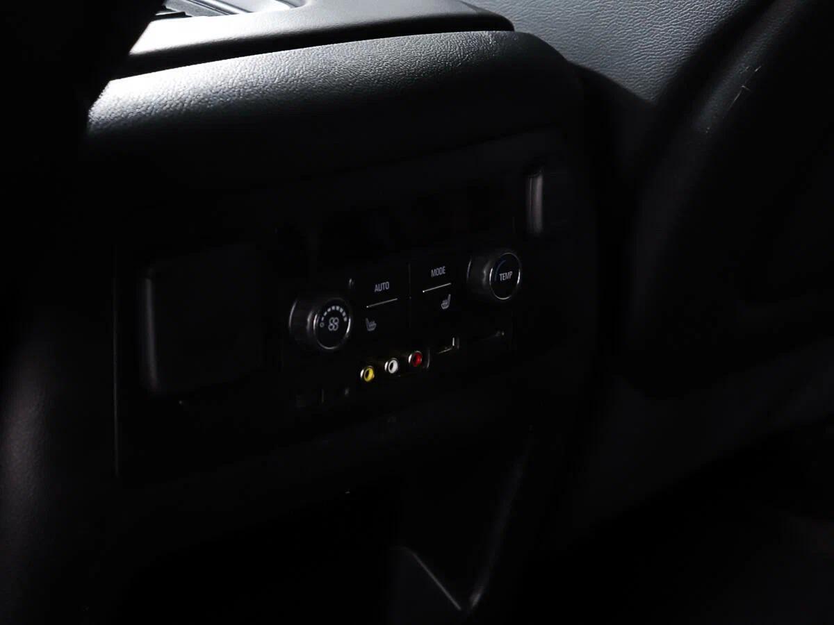 Chevrolet Tahoe 2015, серый