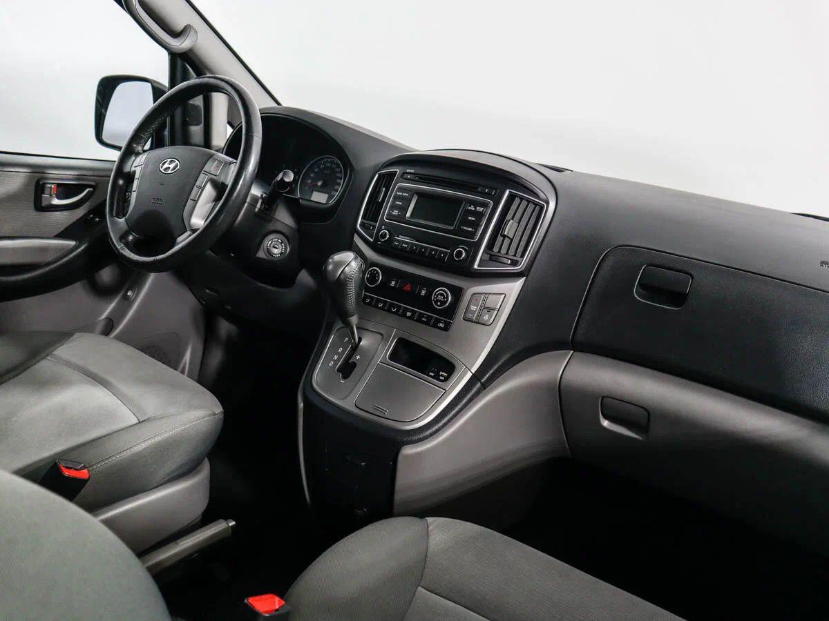 Hyundai H-1 2013, коричневый