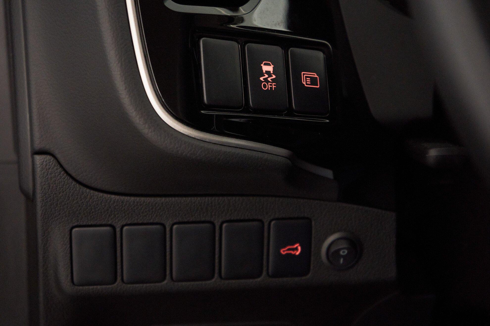 Mitsubishi Outlander 2013, черный