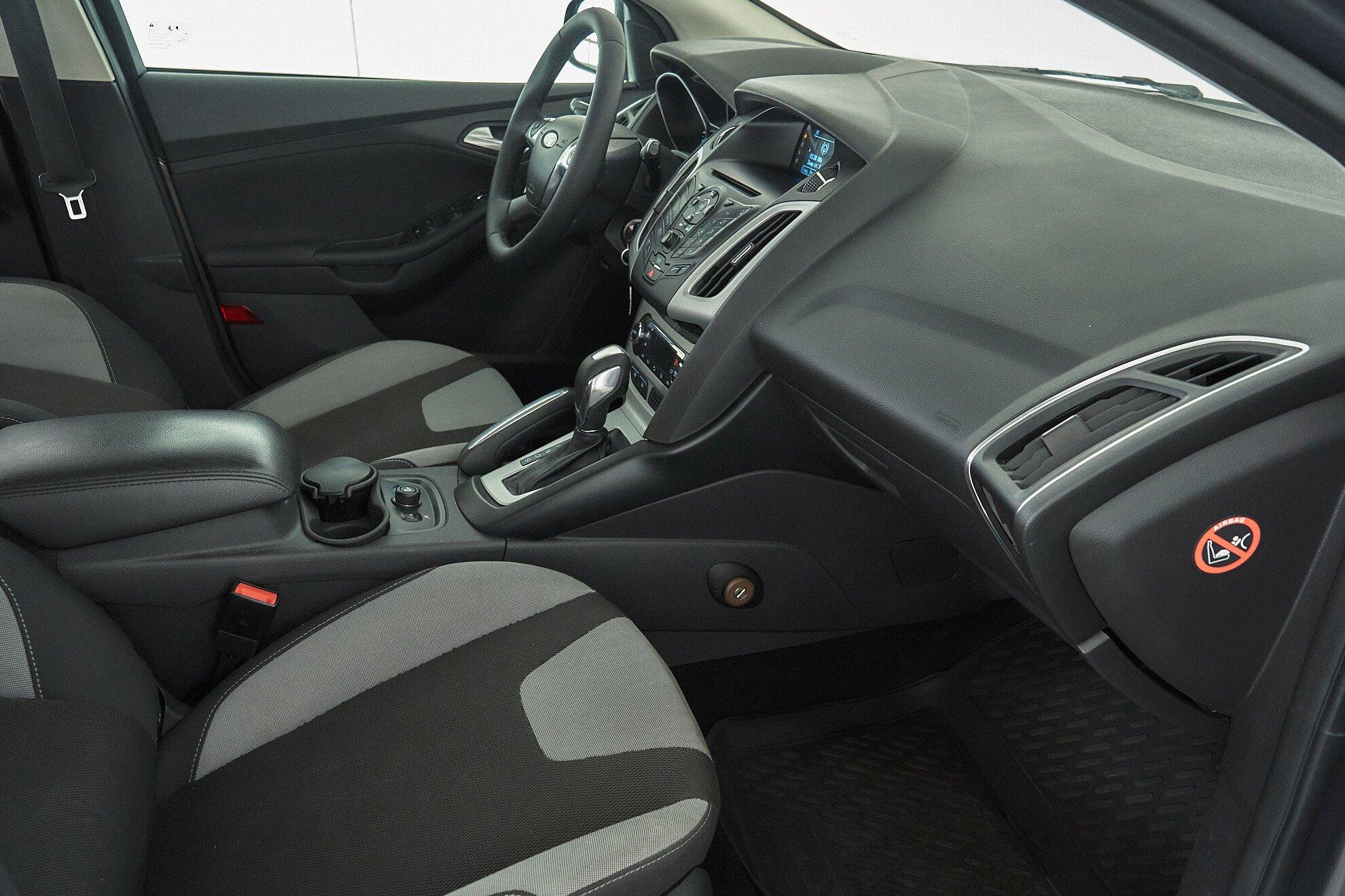 Ford Focus 2015, коричневый