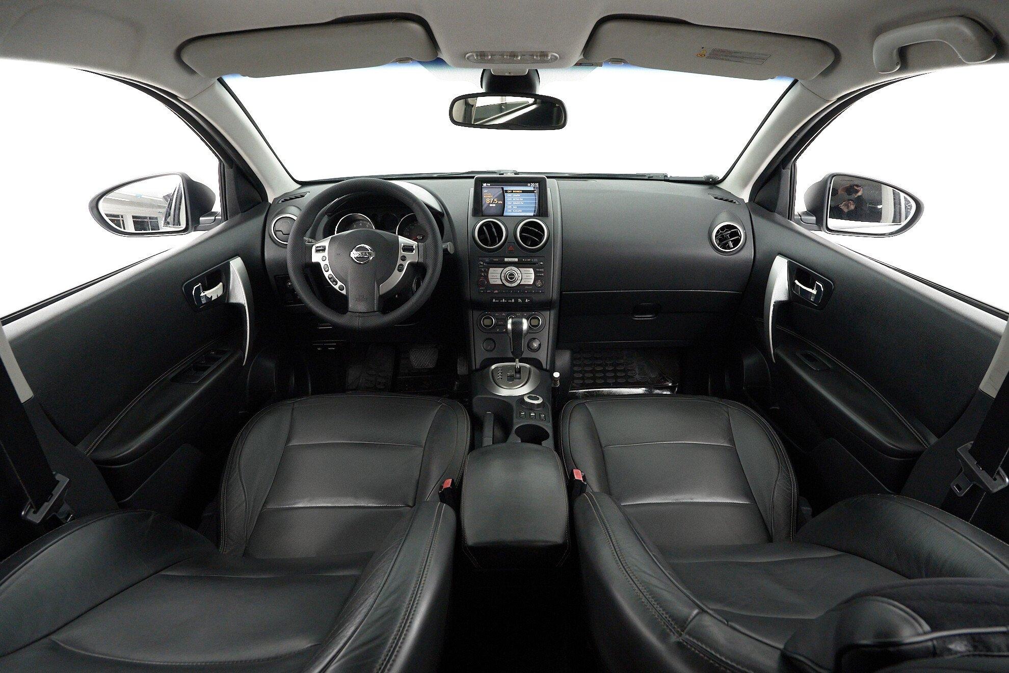 Nissan Qashqai 2009, серебряный