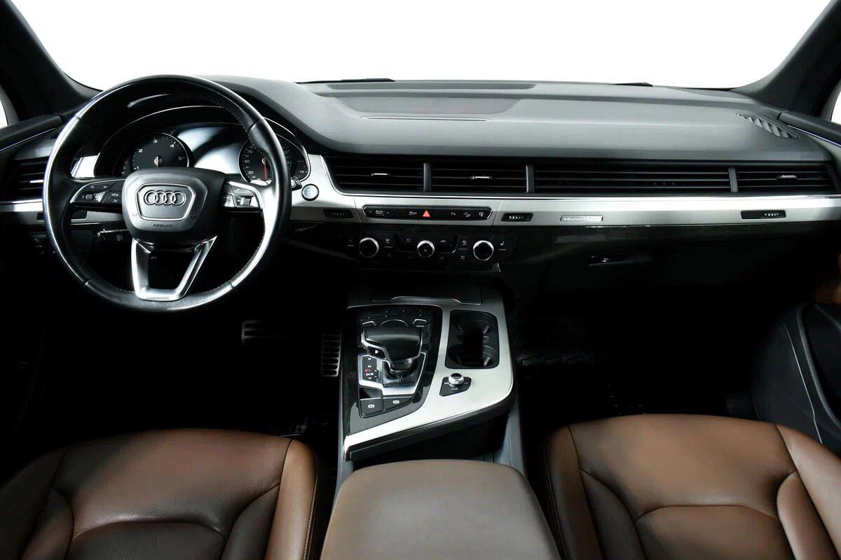 Audi Q7 2018, черный