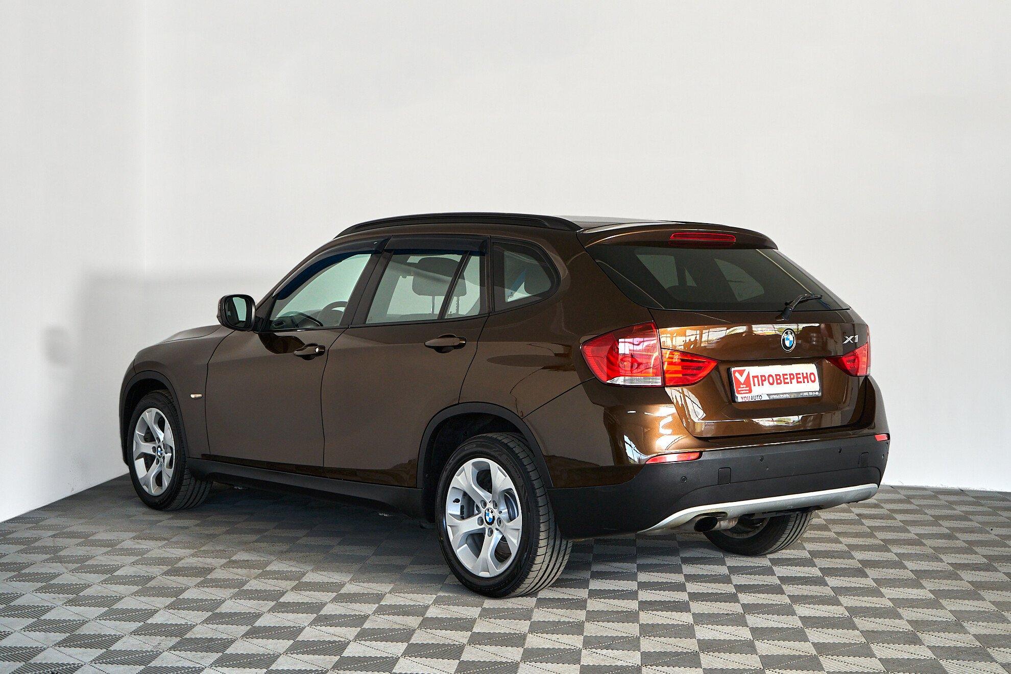 BMW X1 2013, коричневый