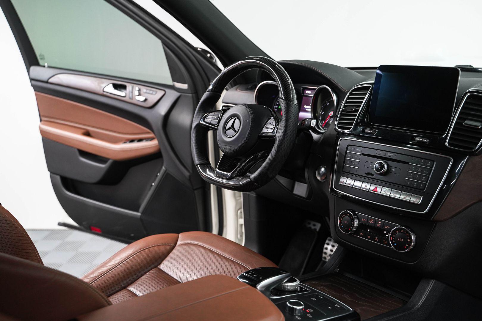 Mercedes-Benz GLS 2016, белый