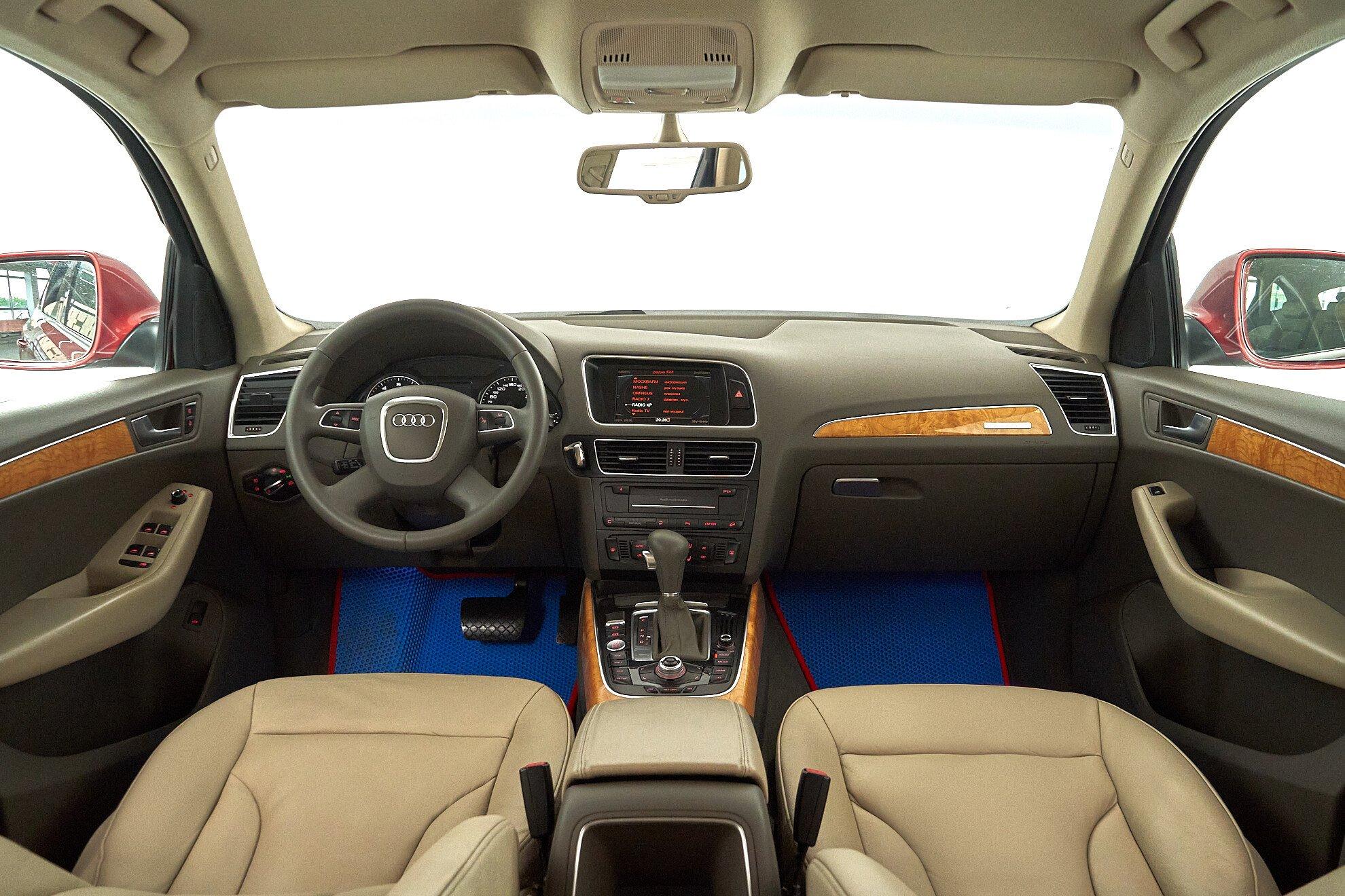 Audi Q5 2011, красный