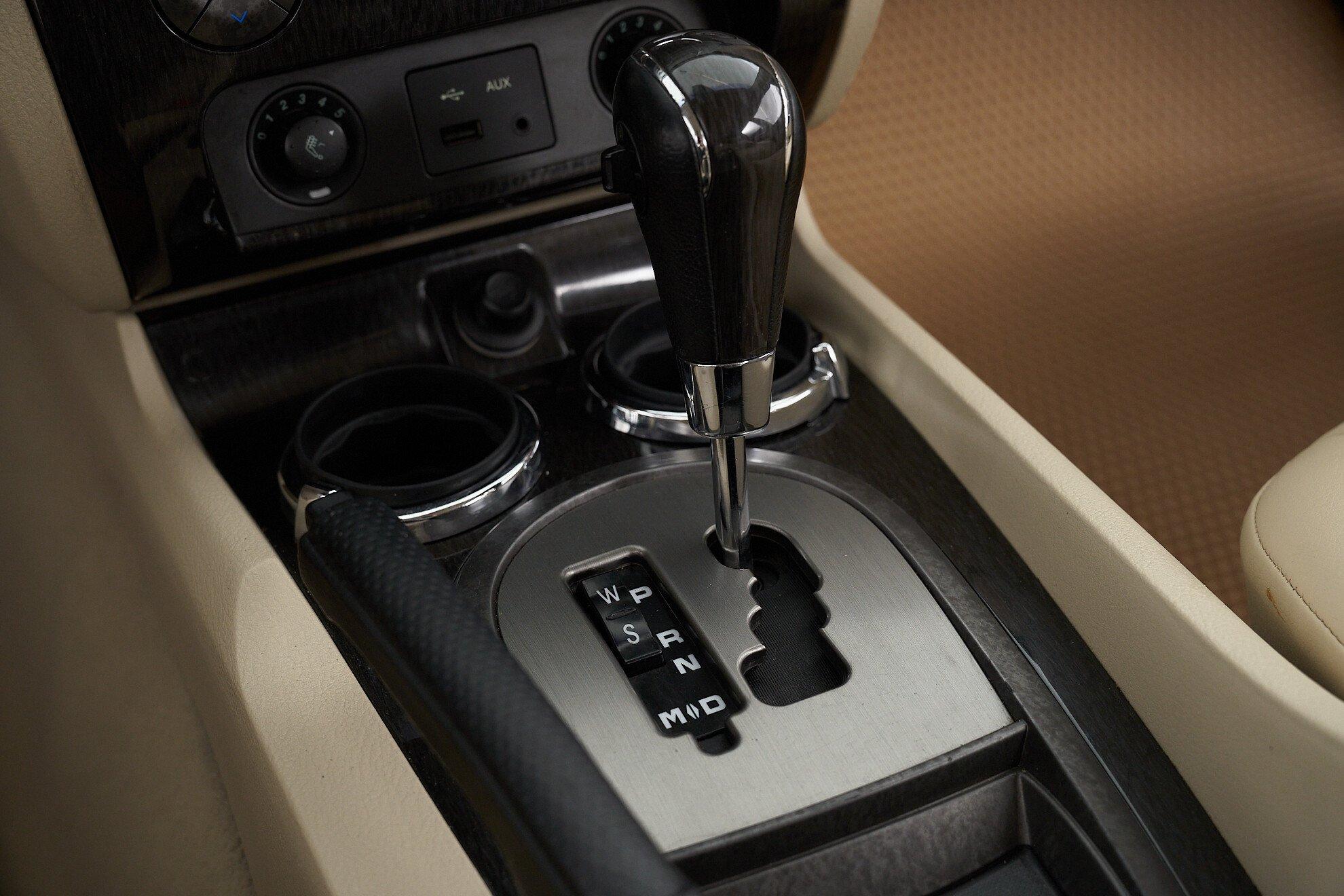 SsangYong Rexton 2012, белый