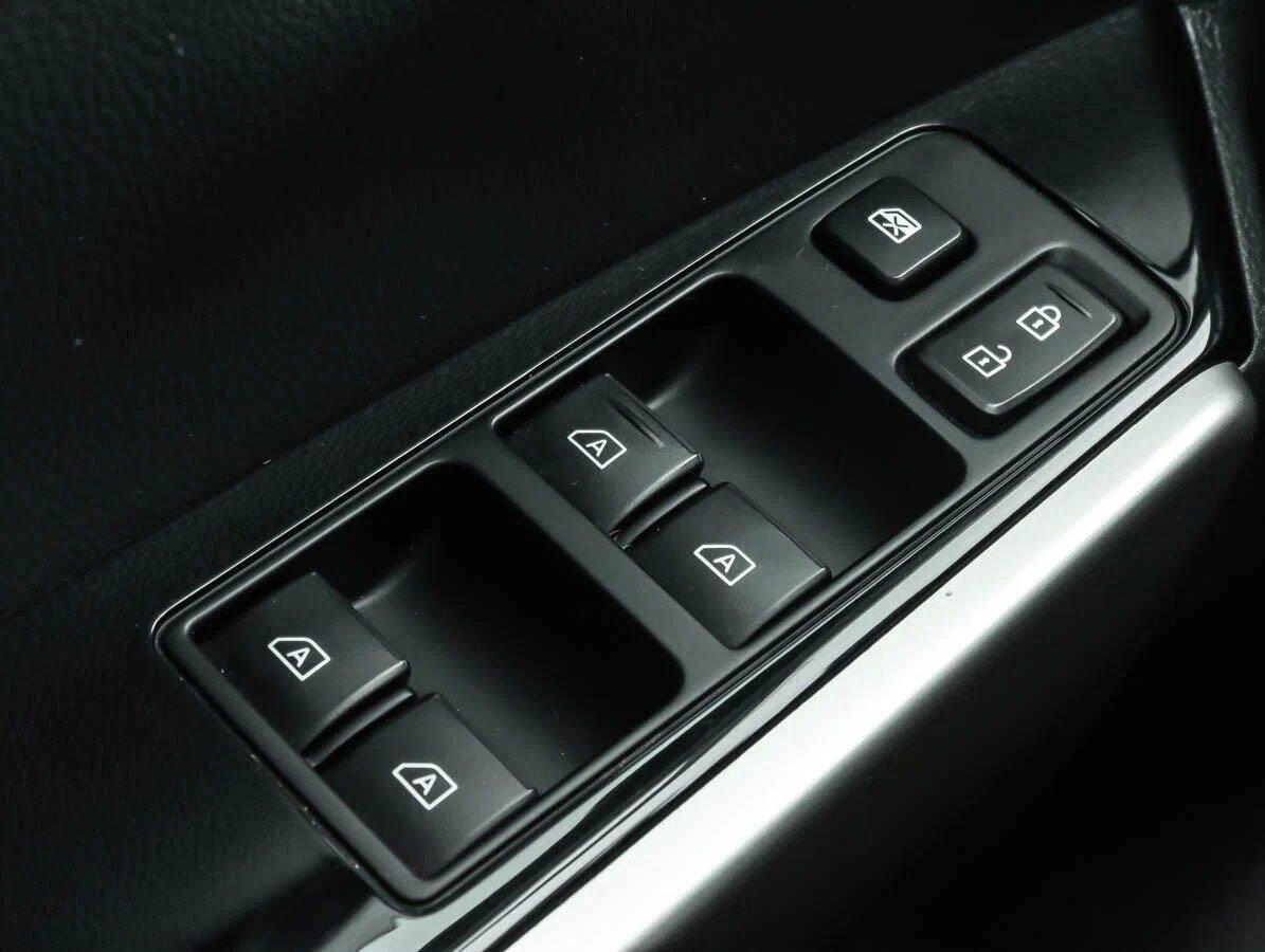 Mitsubishi Pajero Sport 2020, белый