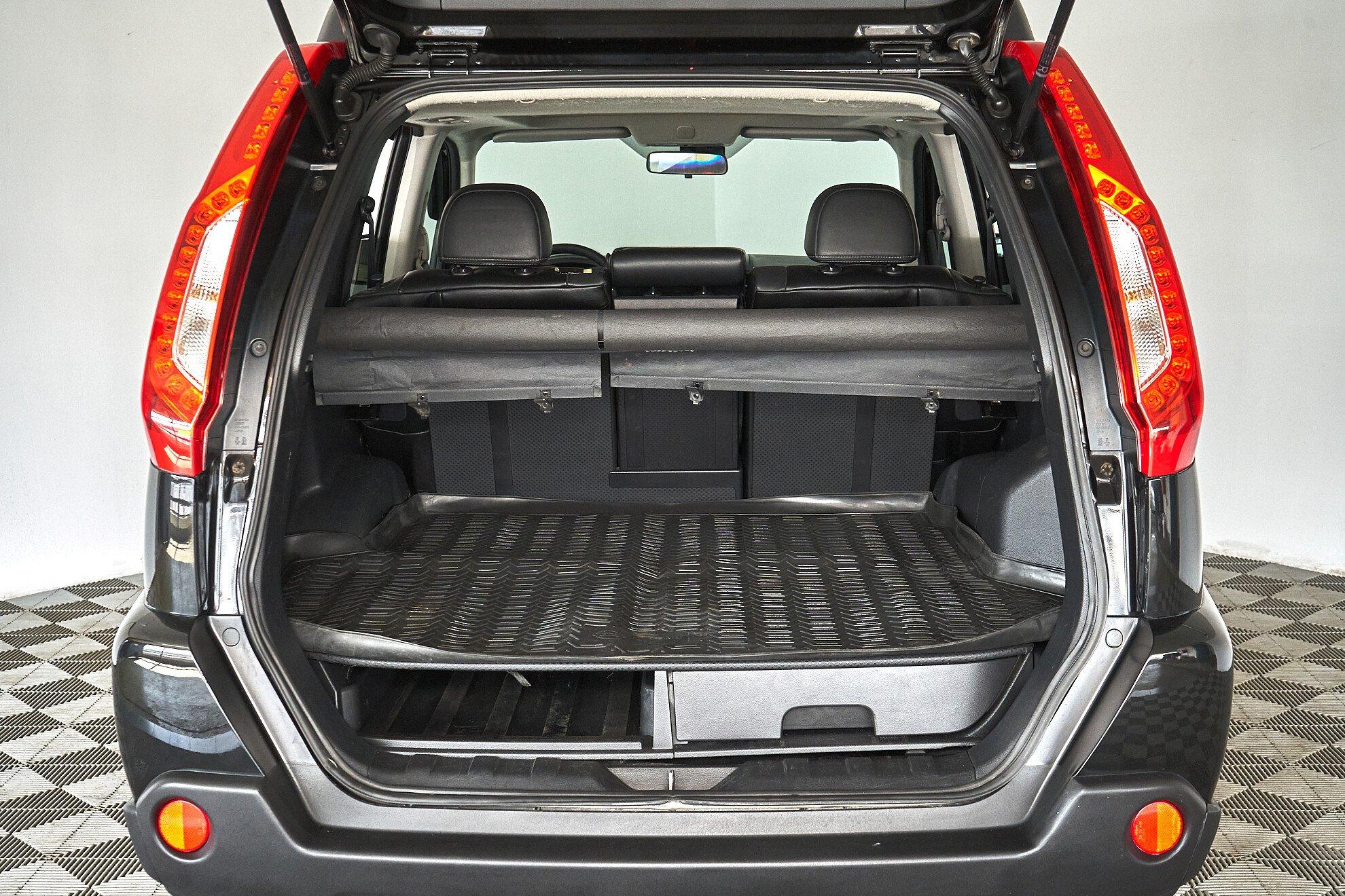 Nissan X-Trail 2013, черный