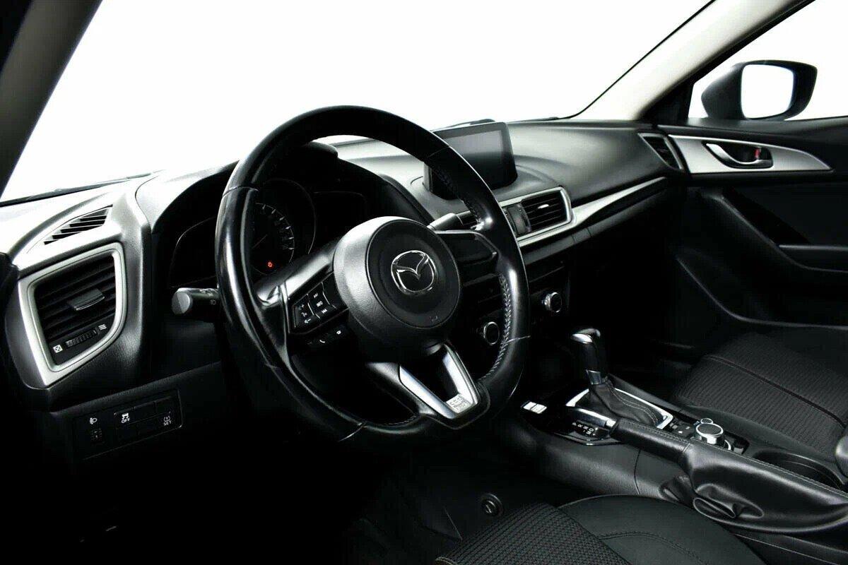 Mazda 3 2018, серебряный
