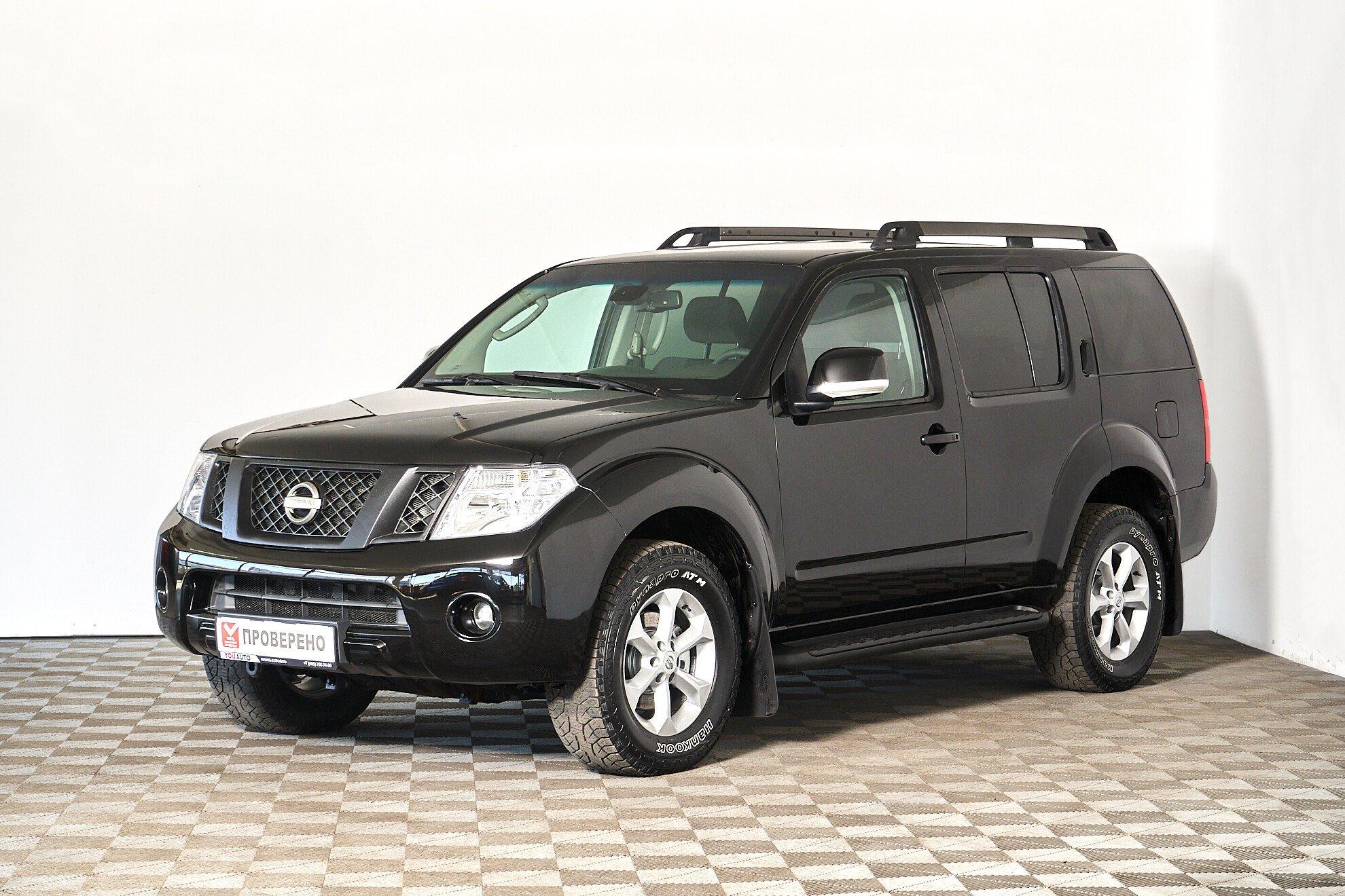 Nissan Pathfinder 2011, черный