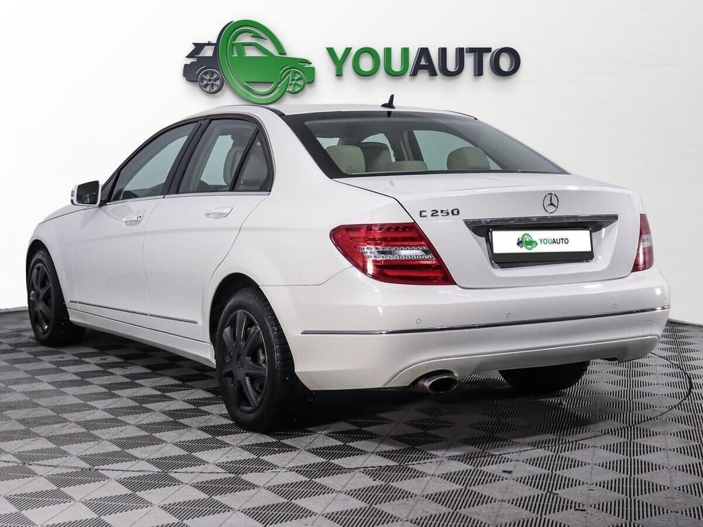 Mercedes-Benz C-Класс 2012, белый