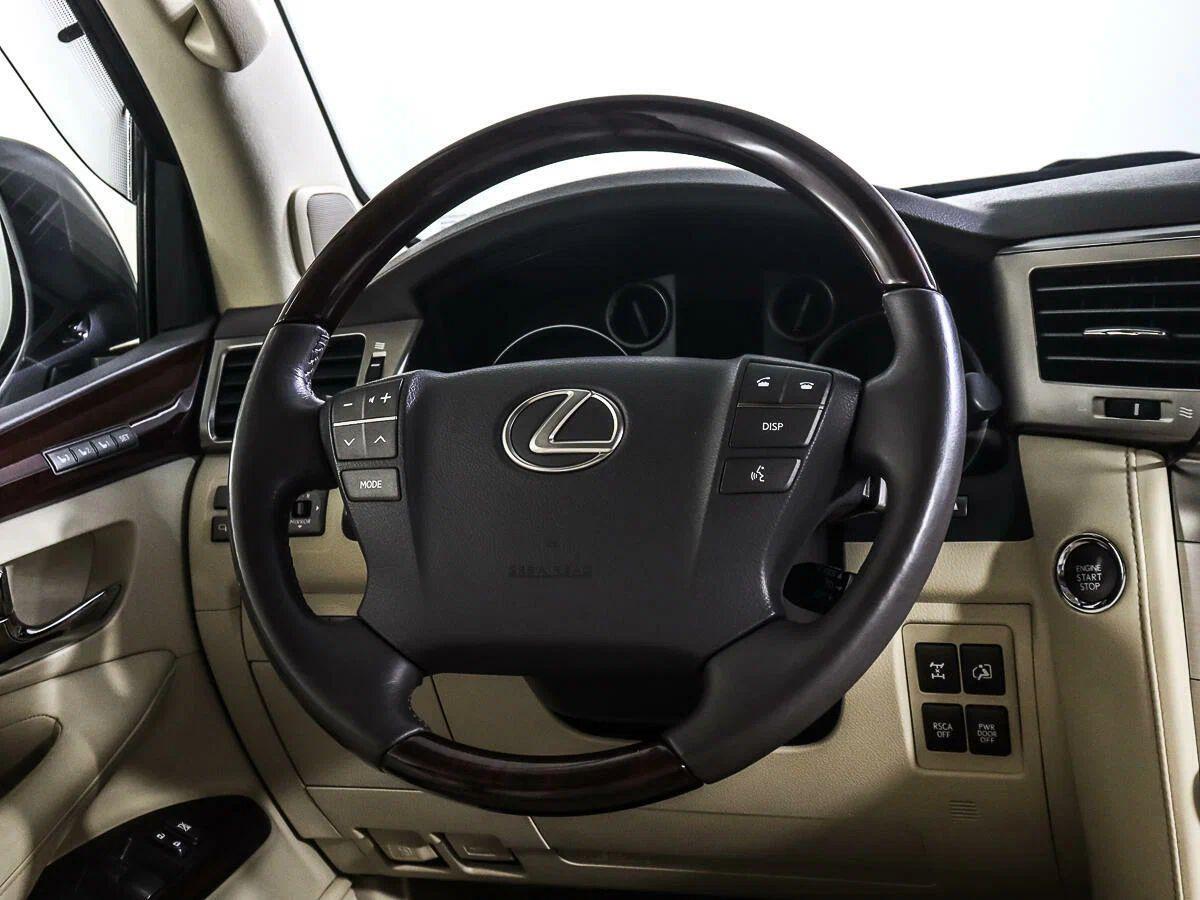Lexus LX 2014, серый