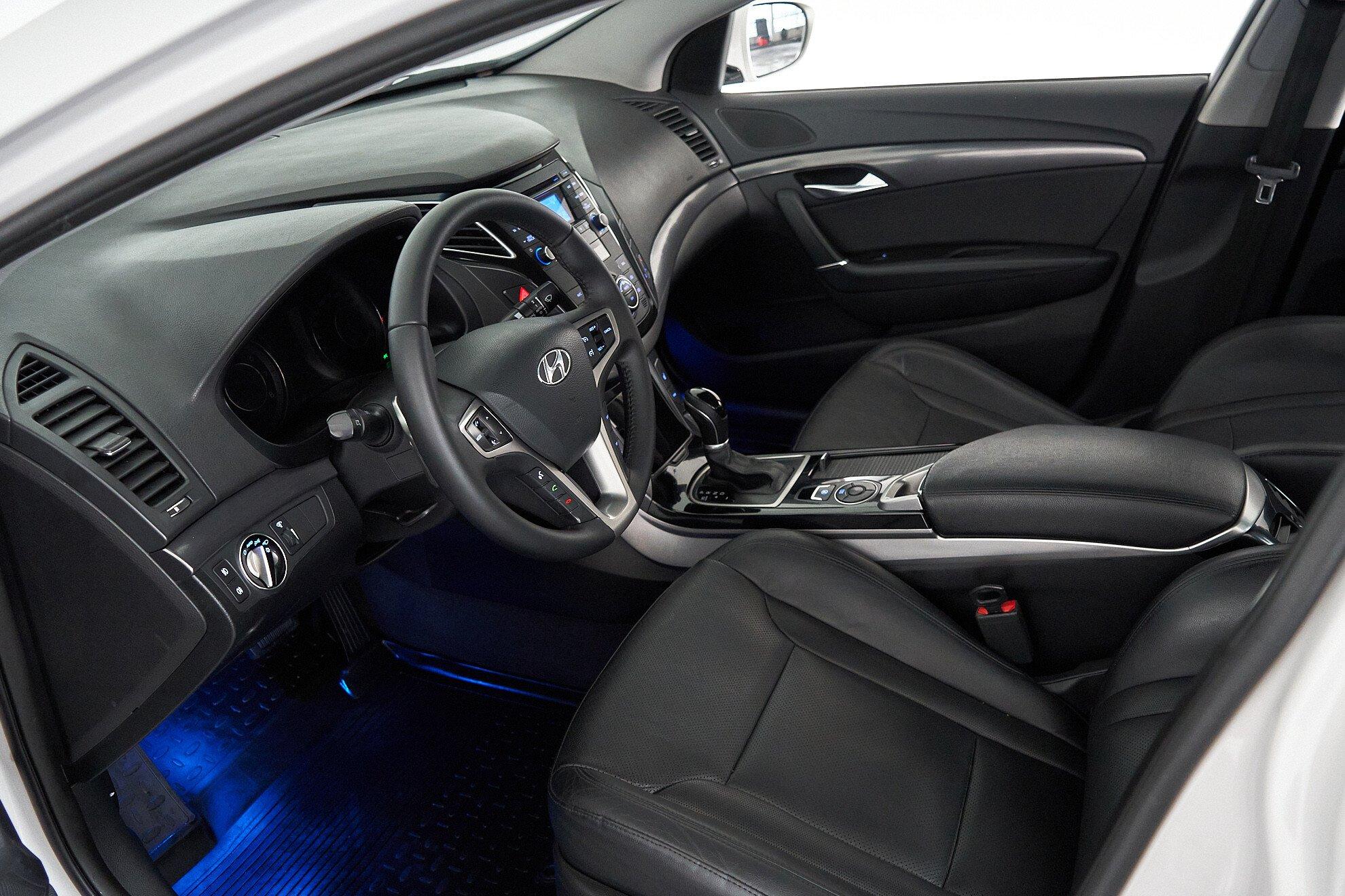 Hyundai i40 2013, белый