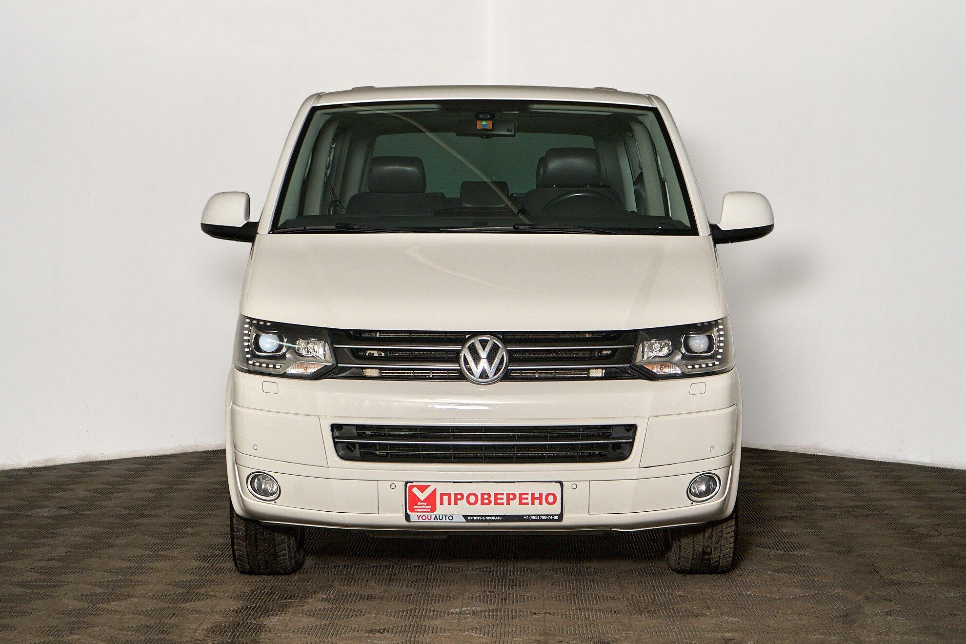 Volkswagen Multivan 2013, белый