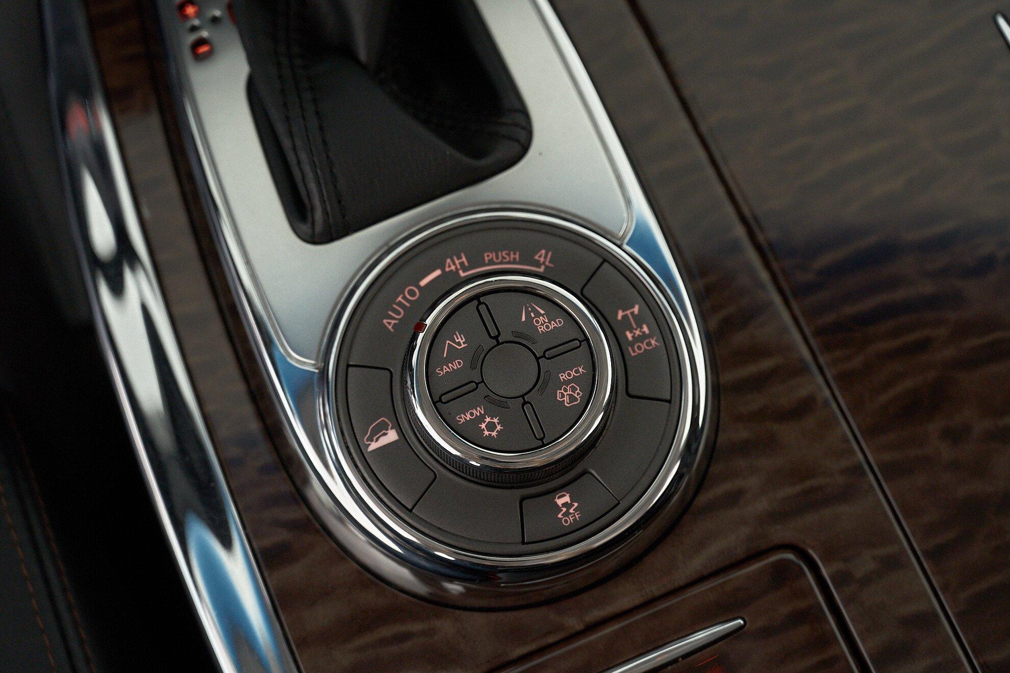 Nissan Patrol 2010, черный
