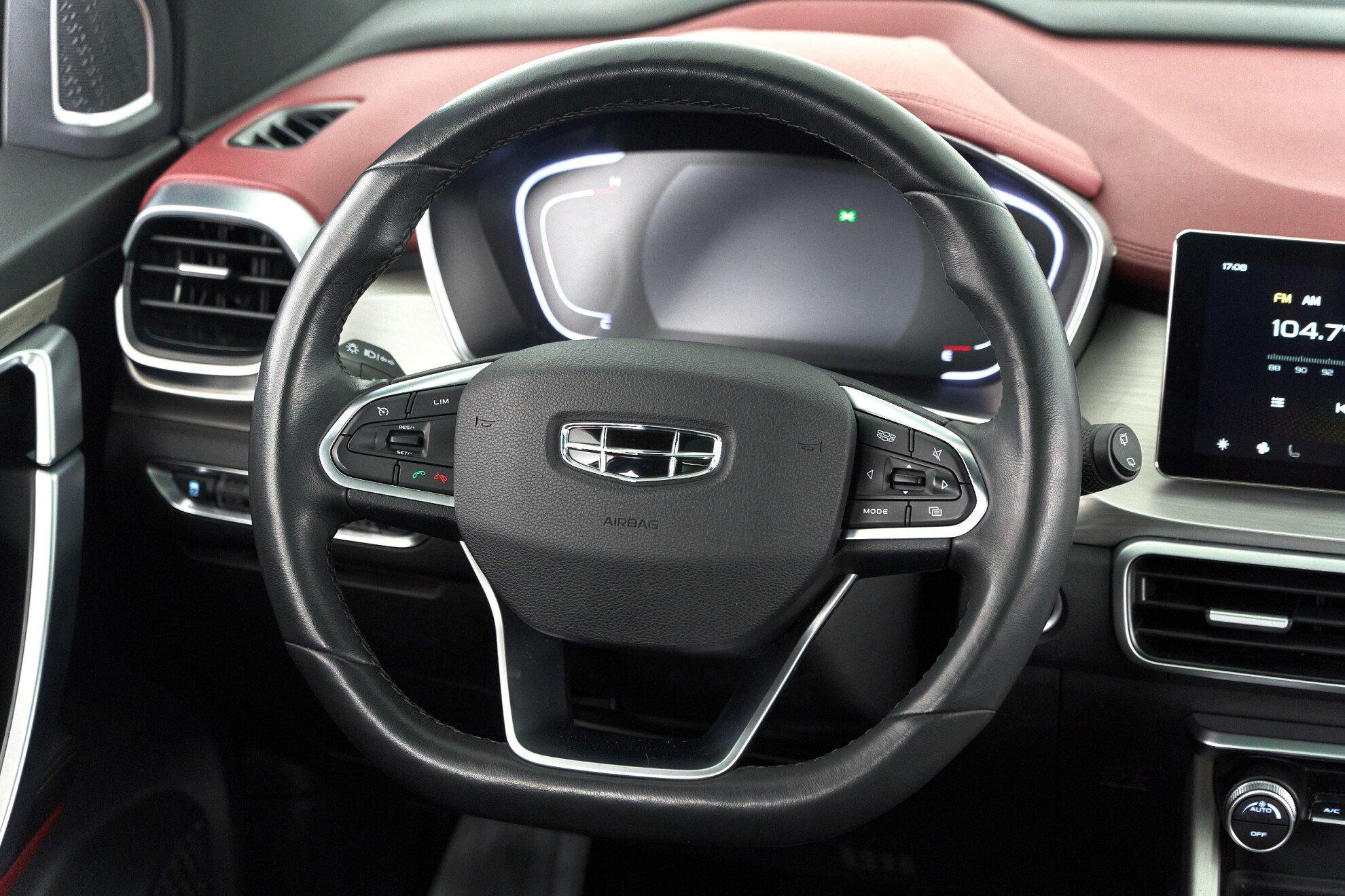 Geely Coolray 2021, белый