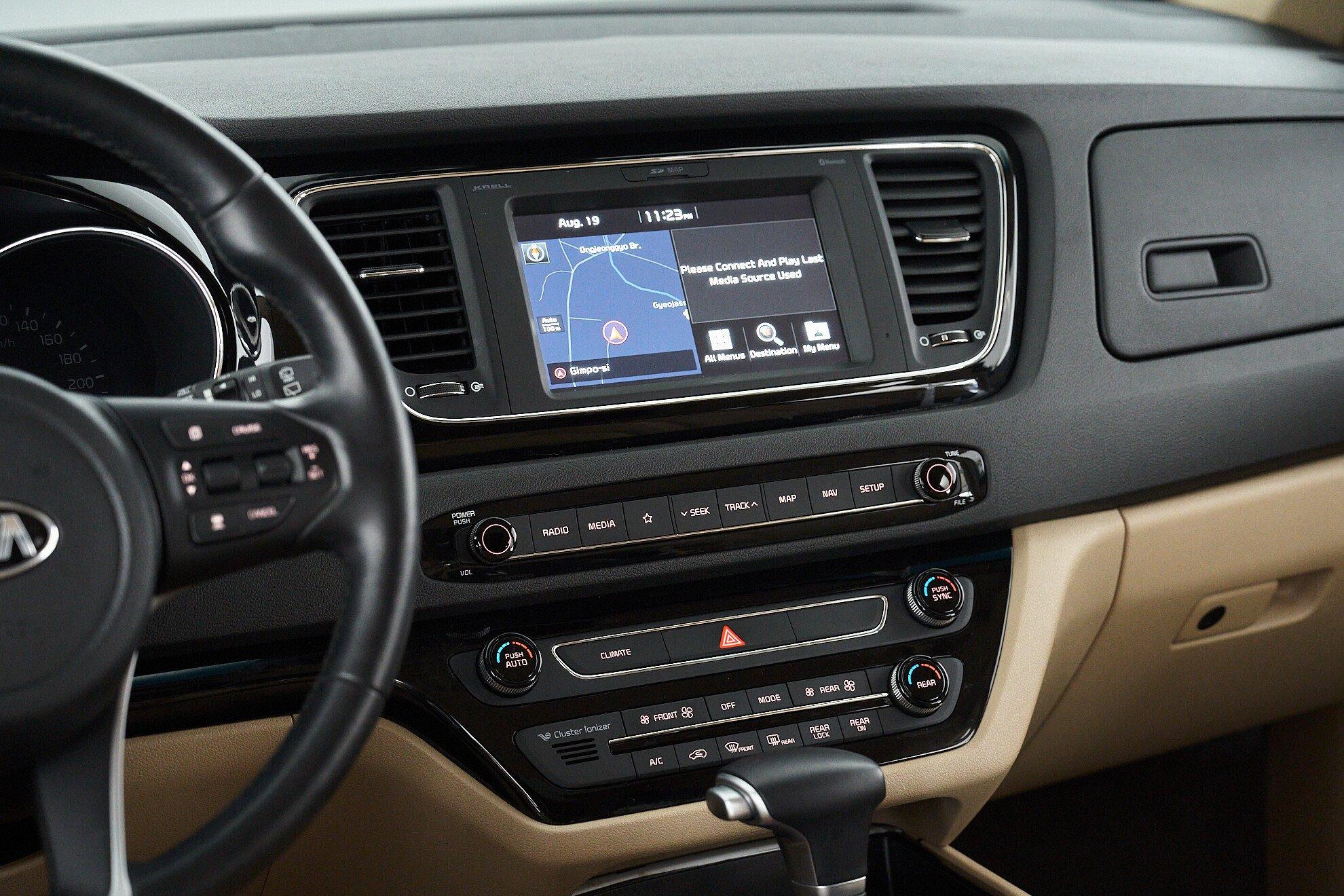 Kia Carnival 2020, черный