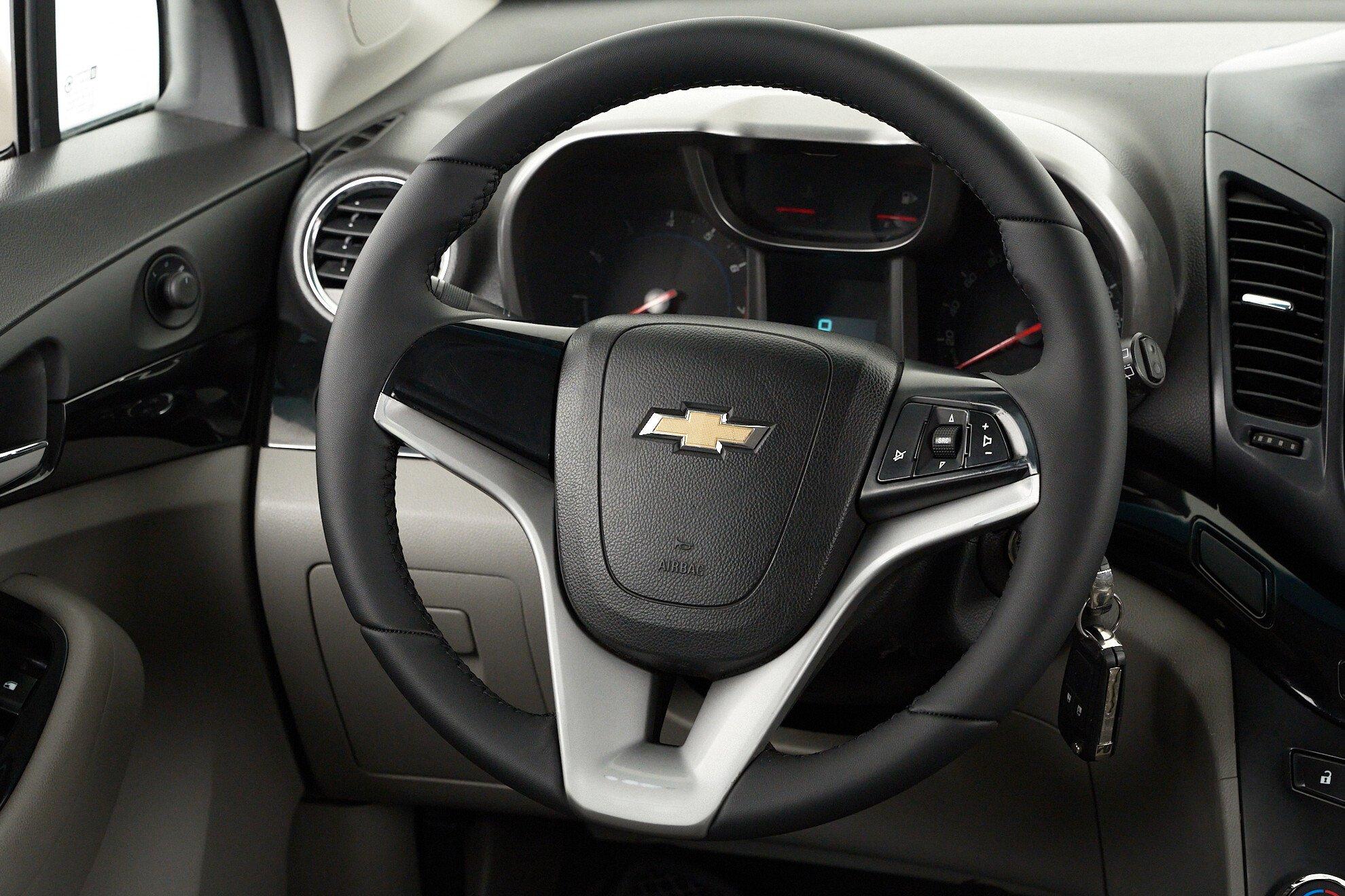 Chevrolet Orlando 2011, бежевый
