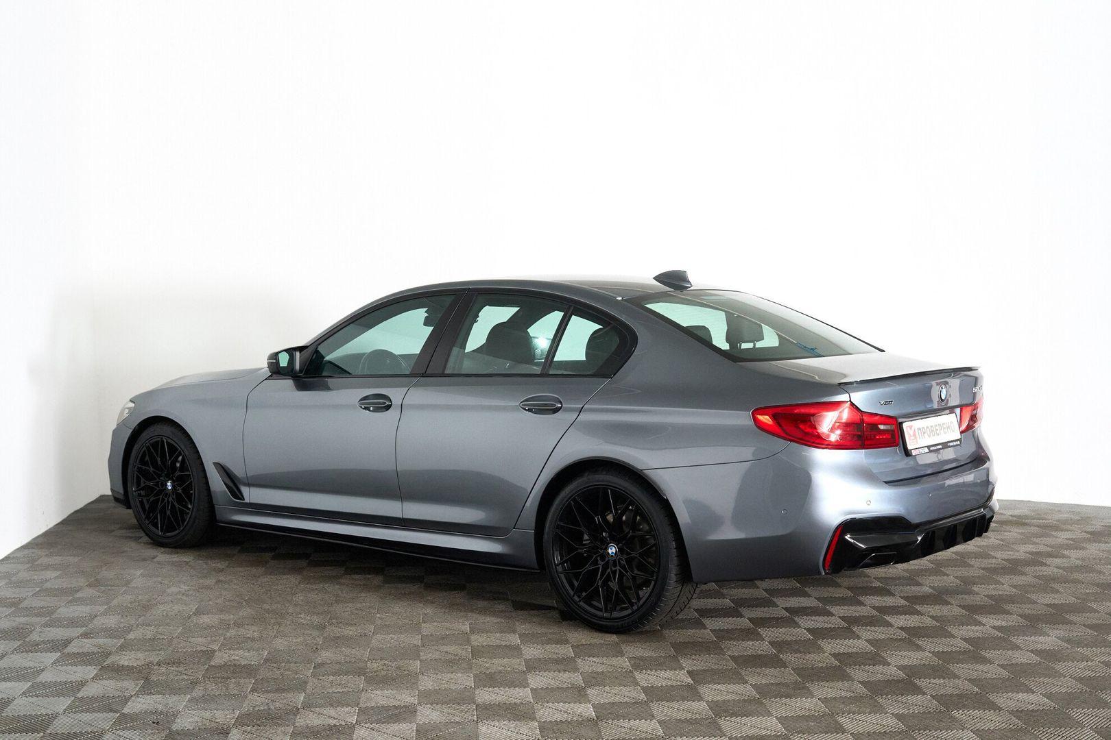 BMW 5 серии 2020, серый