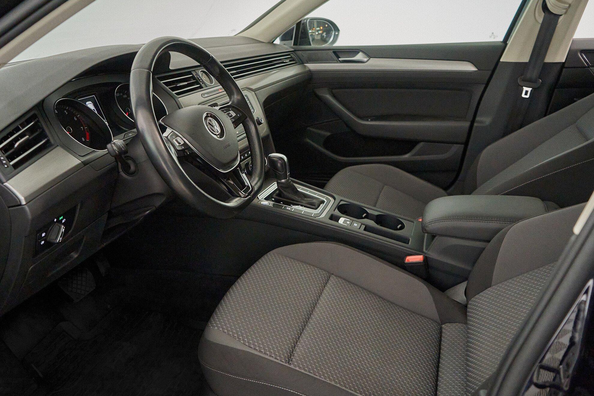 Volkswagen Passat 2019, черный