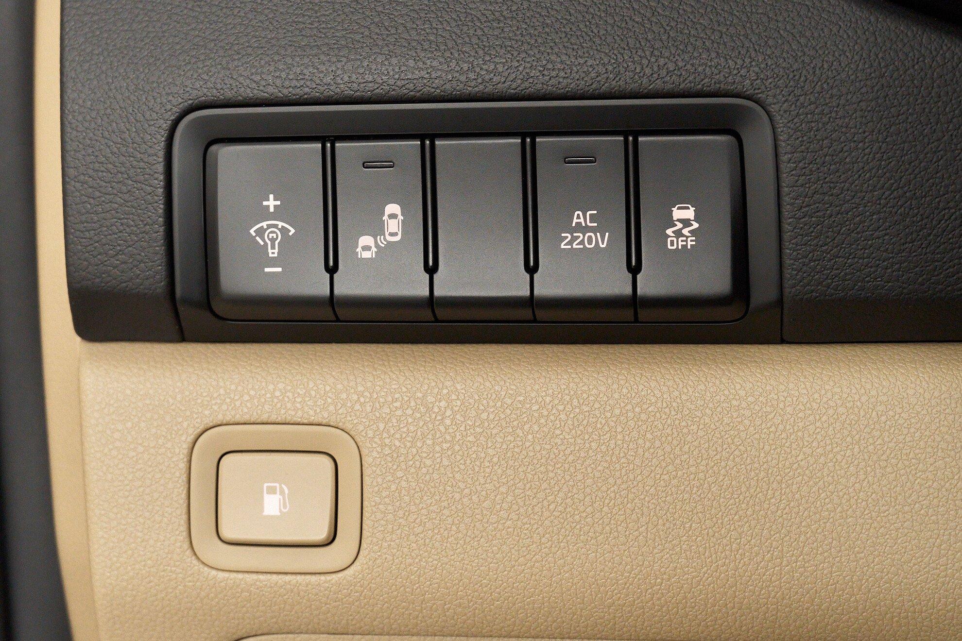 Kia Carnival 2019, черный
