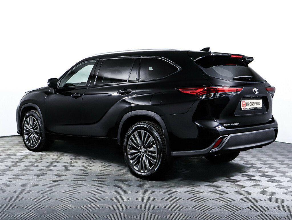 Toyota Highlander 2022, черный