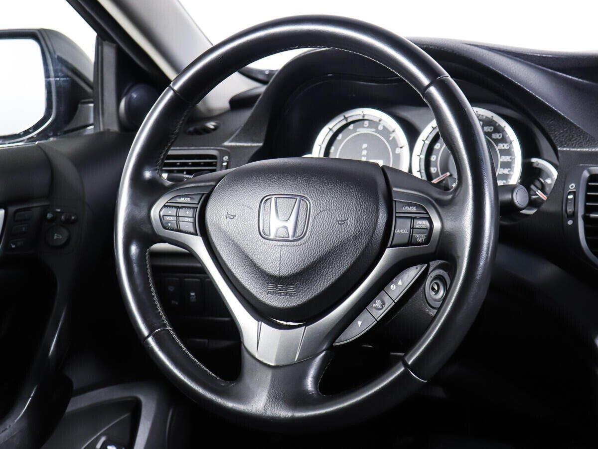 Honda Accord 2012, черный