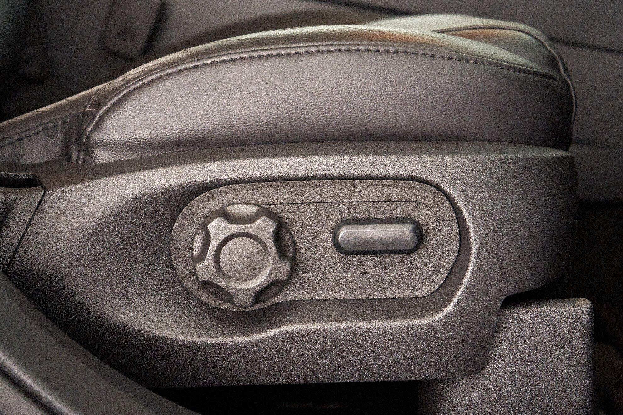 Ford Explorer 2014, серый