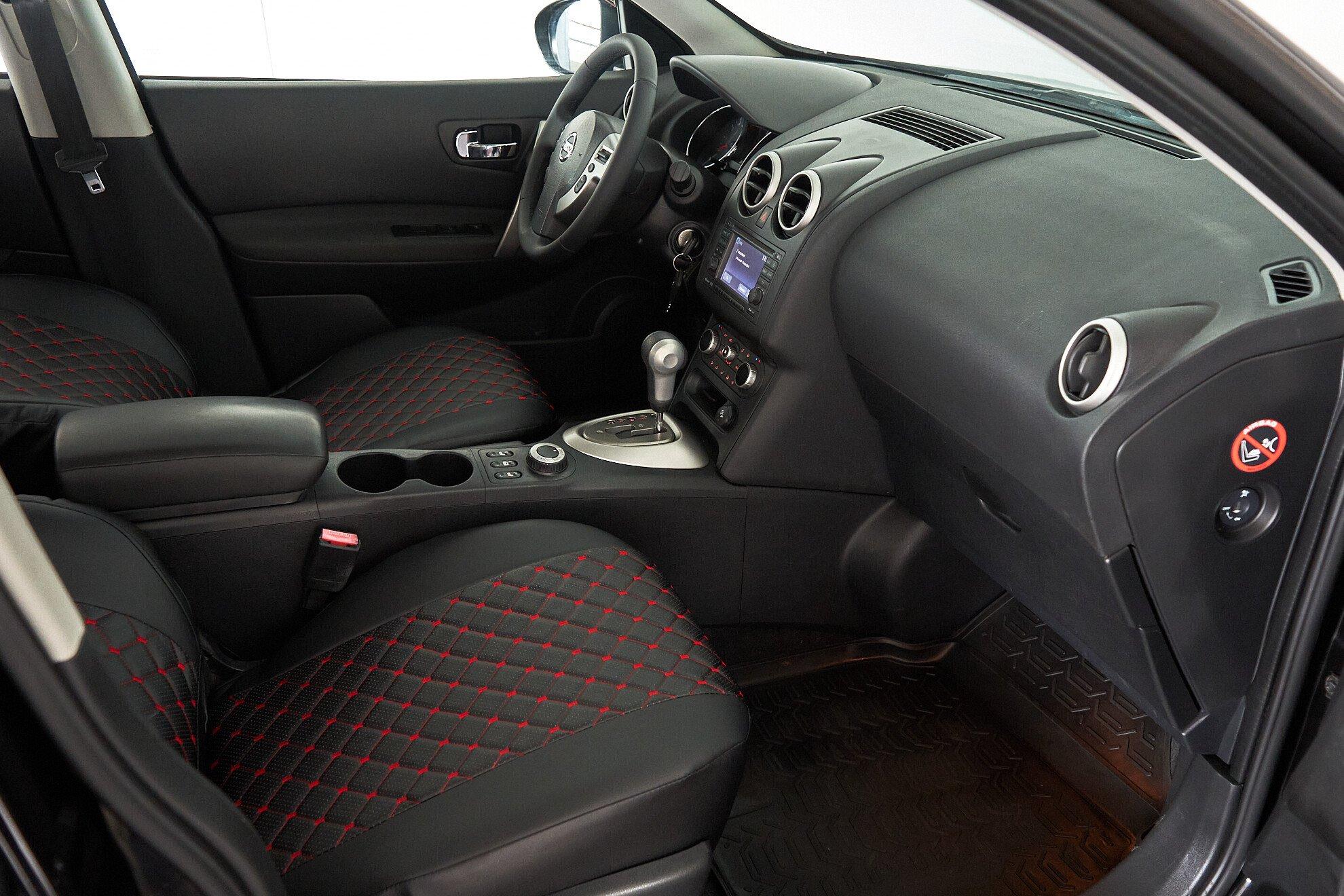 Nissan Qashqai 2011, черный