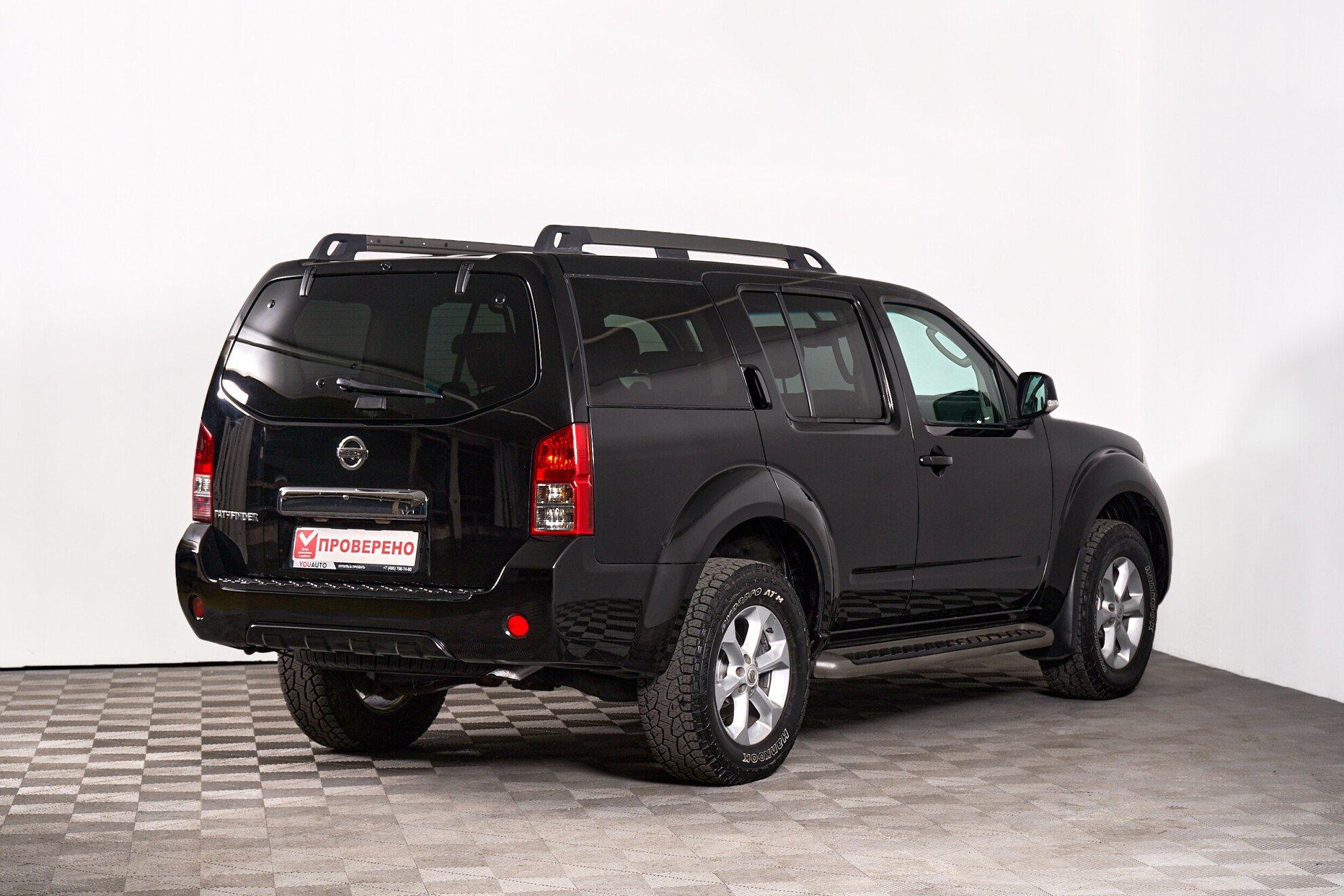 Nissan Pathfinder 2012, черный